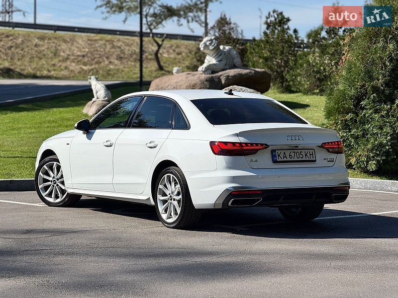 Седан Audi A4 2021 в Киеве