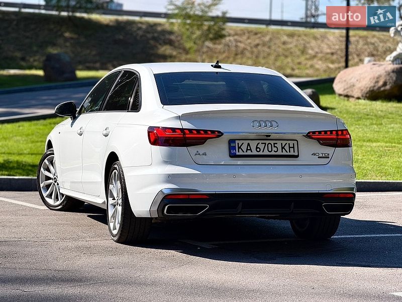 Седан Audi A4 2021 в Киеве