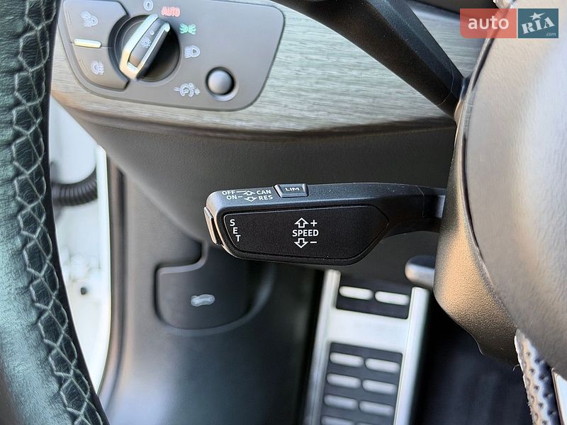 Седан Audi A4 2021 в Киеве