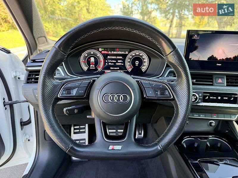 Седан Audi A4 2021 в Киеве