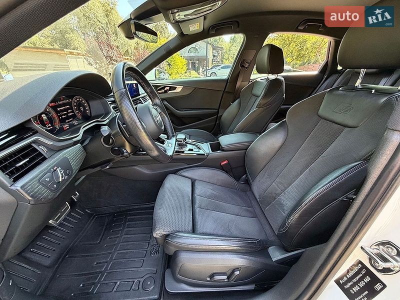 Седан Audi A4 2021 в Киеве