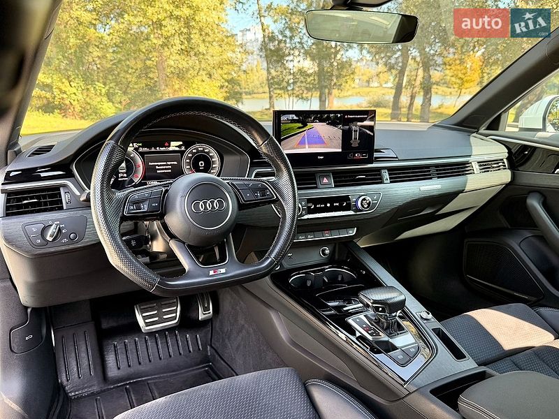 Седан Audi A4 2021 в Киеве