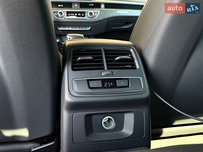 Седан Audi A4 2021 в Киеве
