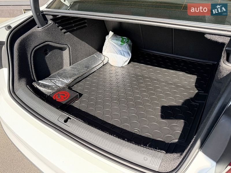 Седан Audi A4 2021 в Киеве