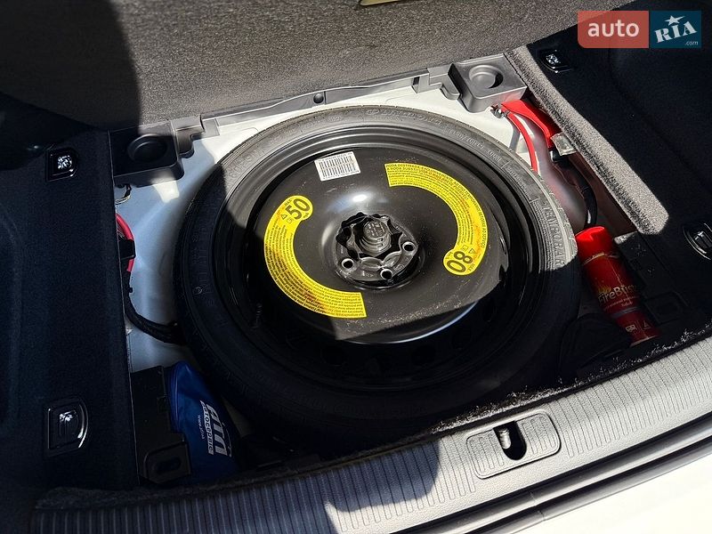 Седан Audi A4 2021 в Киеве