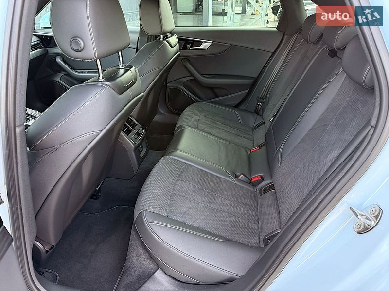 Седан Audi A4 2021 в Киеве