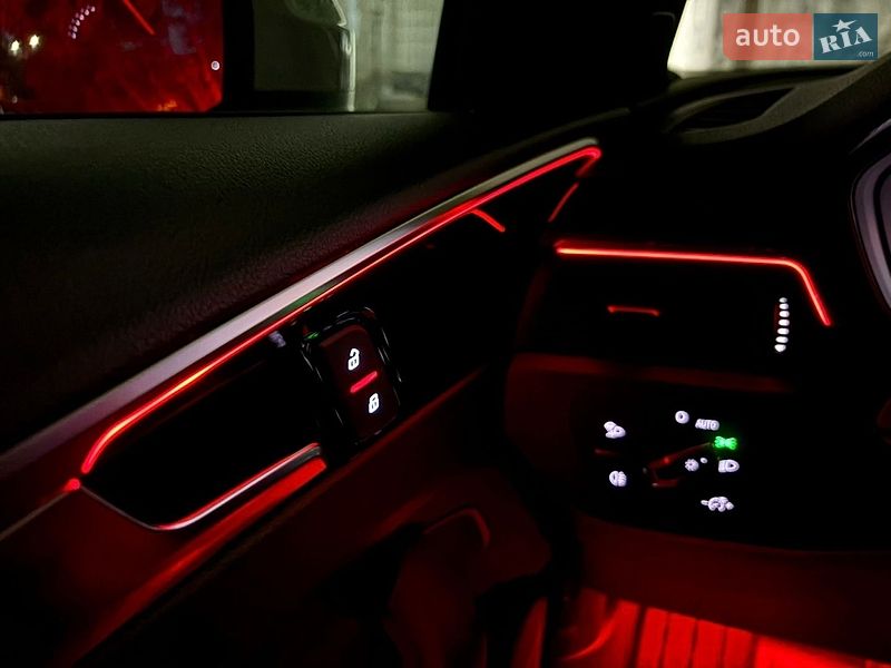 Седан Audi A4 2021 в Киеве