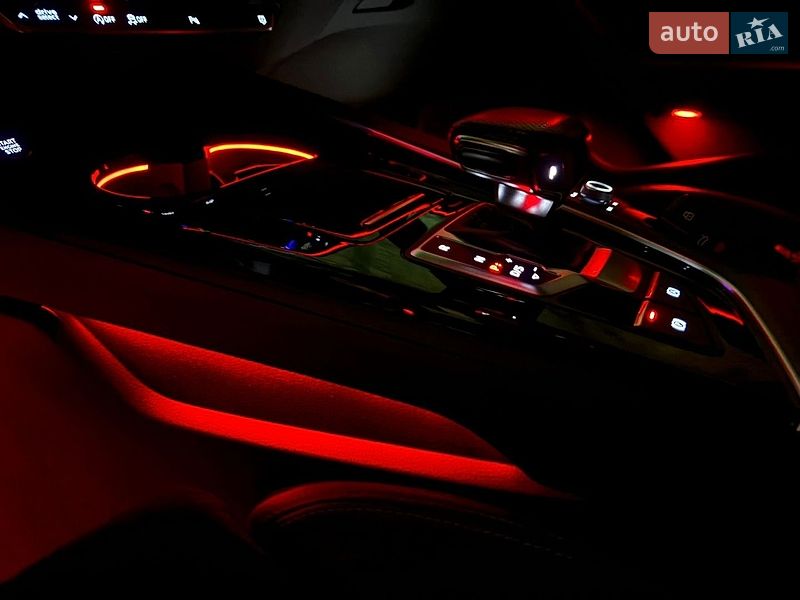 Седан Audi A4 2021 в Киеве