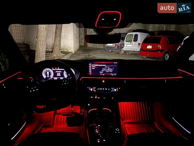 Седан Audi A4 2021 в Киеве