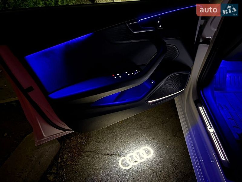 Седан Audi A4 2021 в Киеве