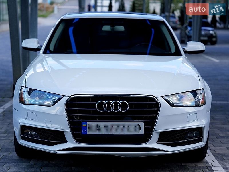 Седан Audi A4 2015 в Львове