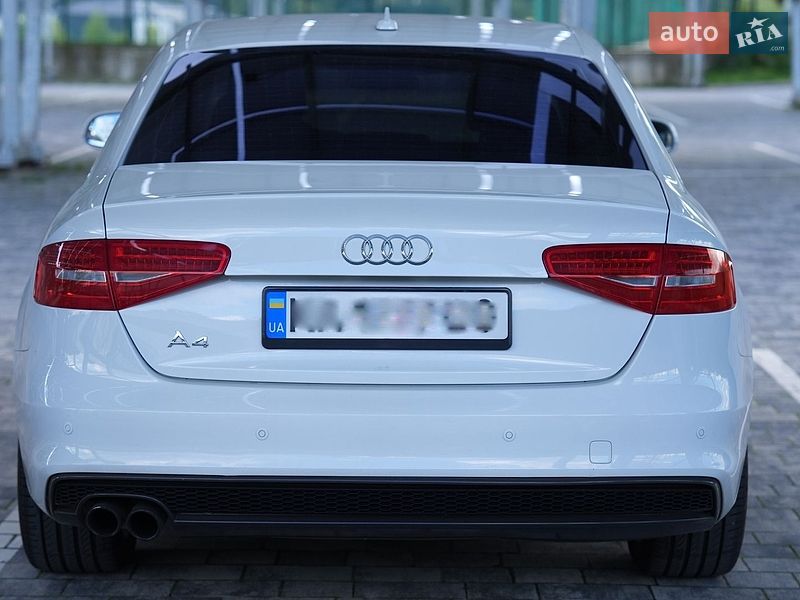 Седан Audi A4 2015 в Львове