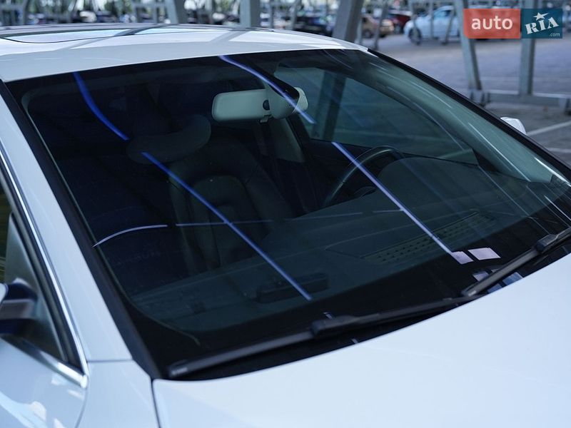Седан Audi A4 2015 в Львове