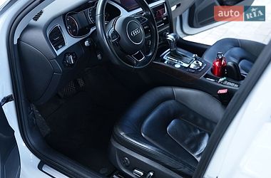 Седан Audi A4 2015 в Львове