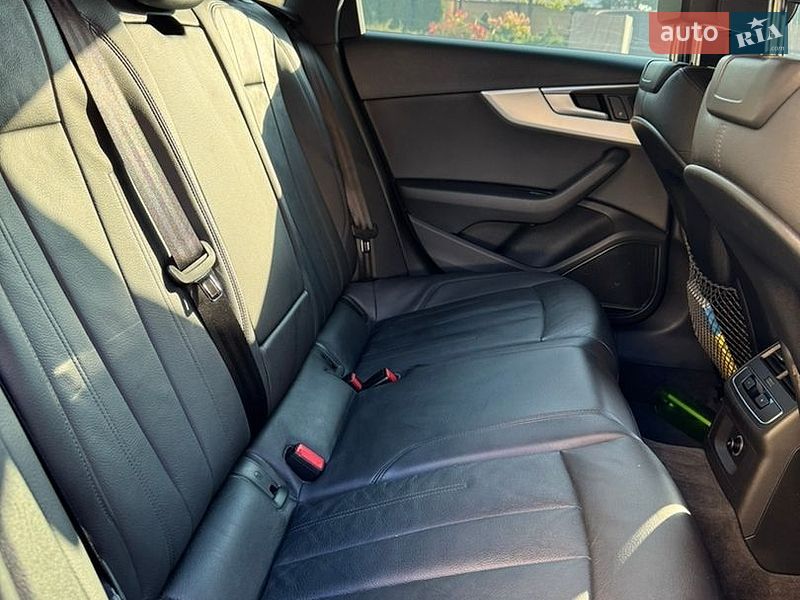 Седан Audi A4 2016 в Бучі