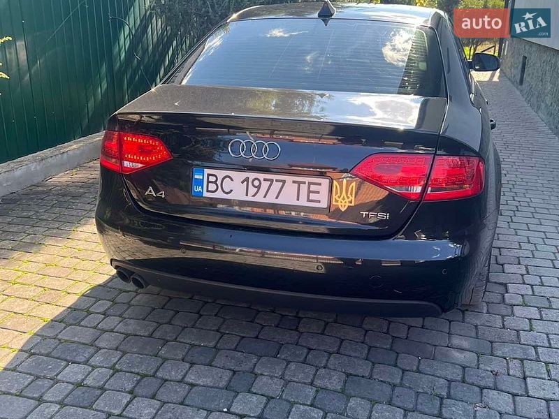 Седан Audi A4 2011 в Львові