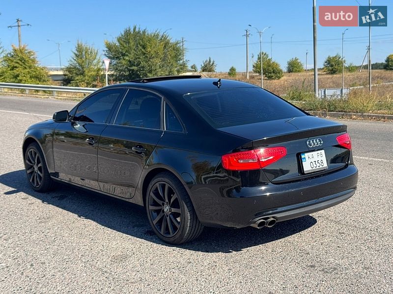 Седан Audi A4 2012 в Умані
