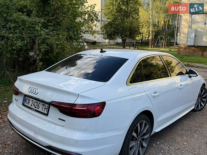 Седан Audi A4 2023 в Коростені