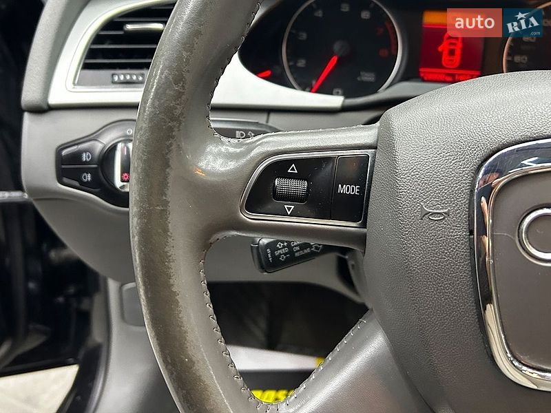Седан Audi A4 2011 в Чернівцях