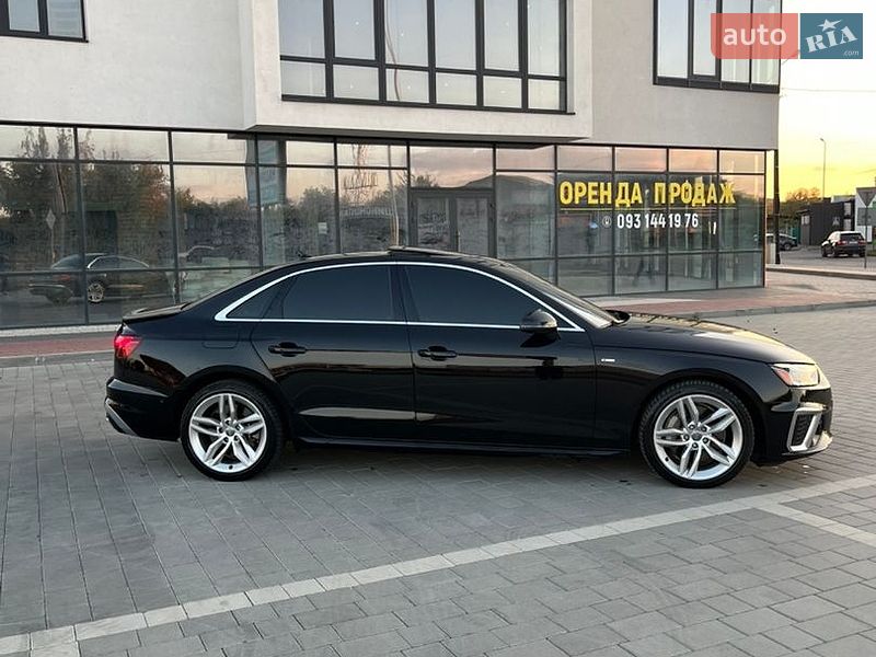 Седан Audi A4 2023 в Івано-Франківську