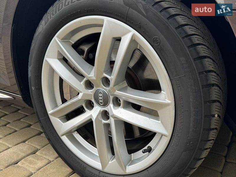 Седан Audi A4 2017 в Івано-Франківську