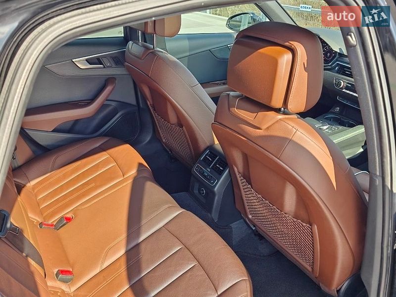 Седан Audi A4 2016 в Ровно