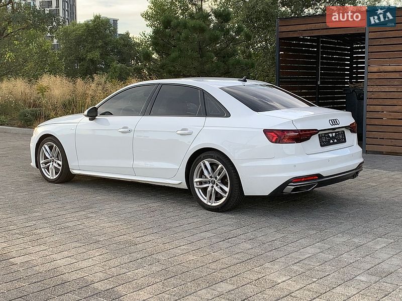 Седан Audi A4 2023 в Києві