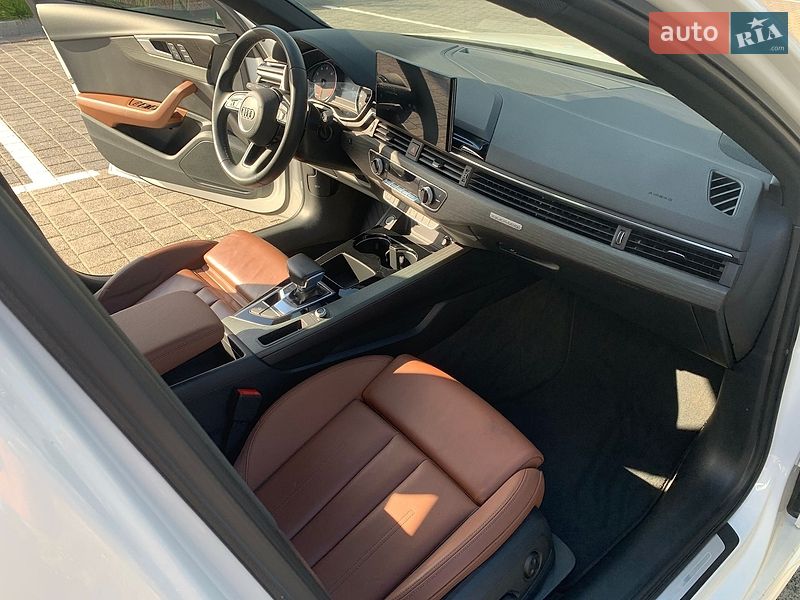Седан Audi A4 2023 в Києві