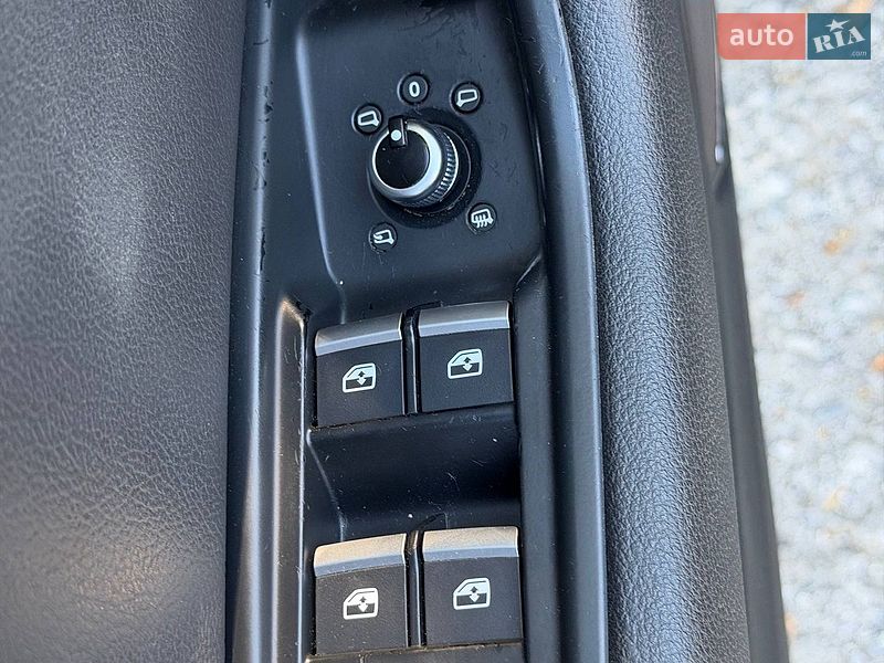 Седан Audi A4 2015 в Стрию