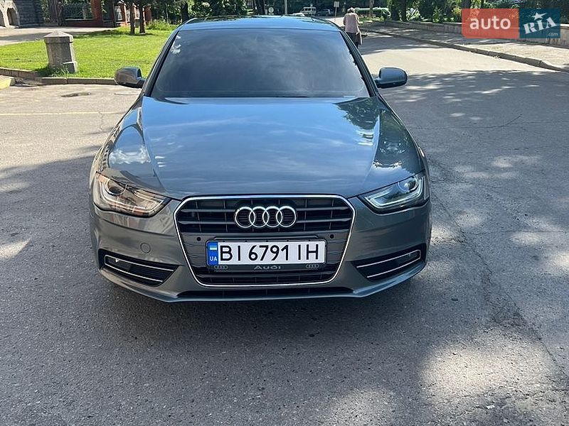 Седан Audi A4 2012 в Полтаве