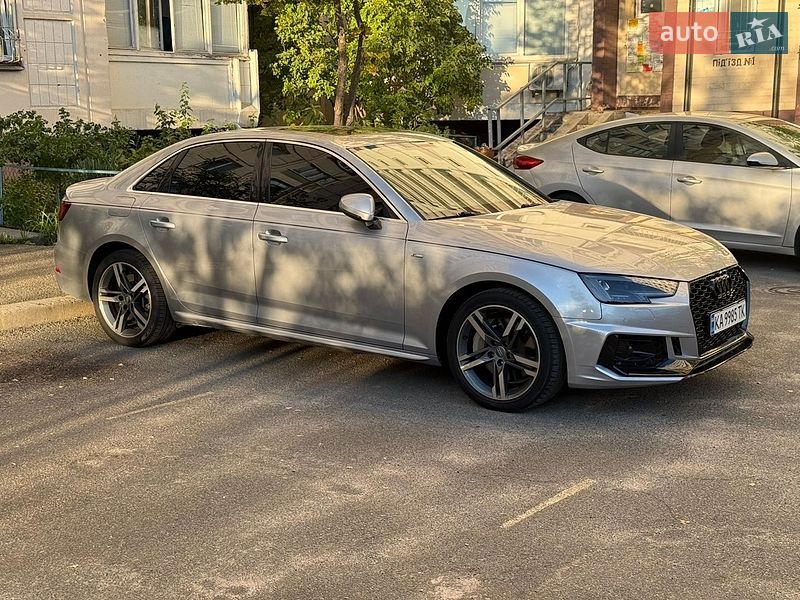 Седан Audi A4 2018 в Киеве