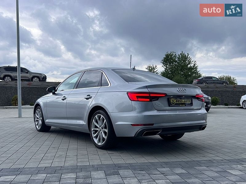 Седан Audi A4 2019 в Львові