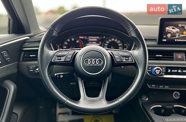 Седан Audi A4 2019 в Львові