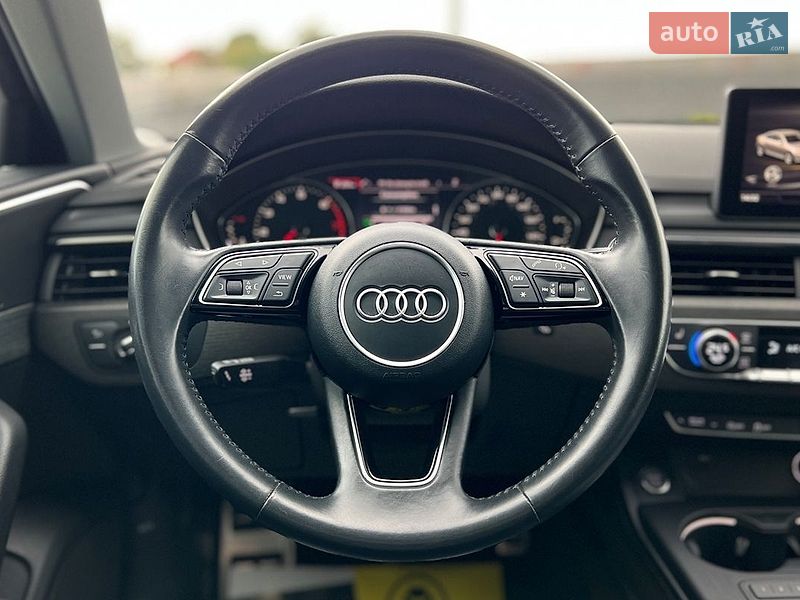 Седан Audi A4 2019 в Львові