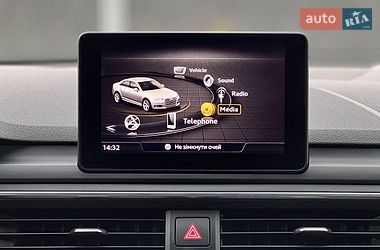 Седан Audi A4 2019 в Львові