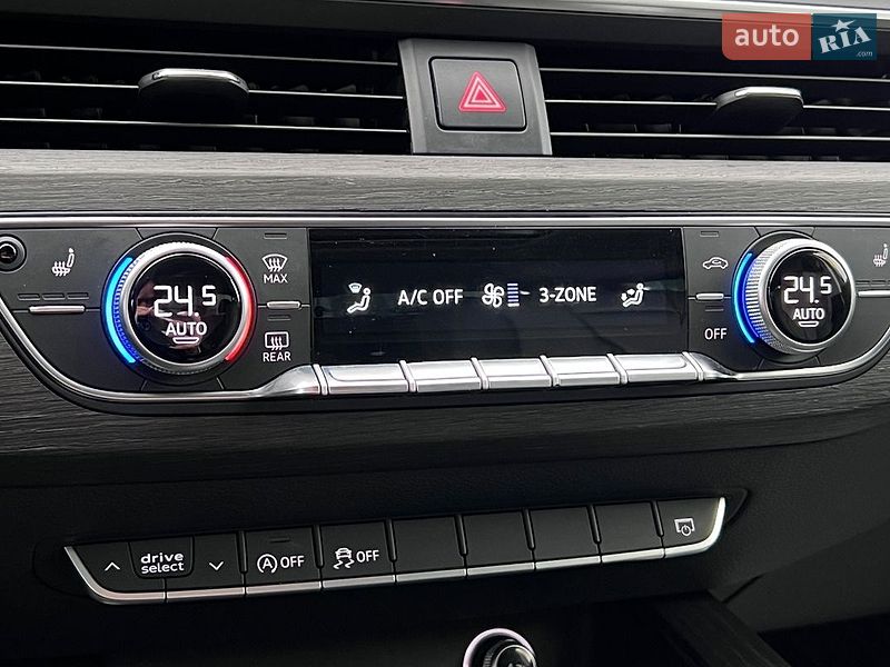 Седан Audi A4 2019 в Львові