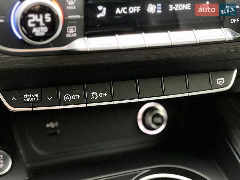Седан Audi A4 2019 в Львові