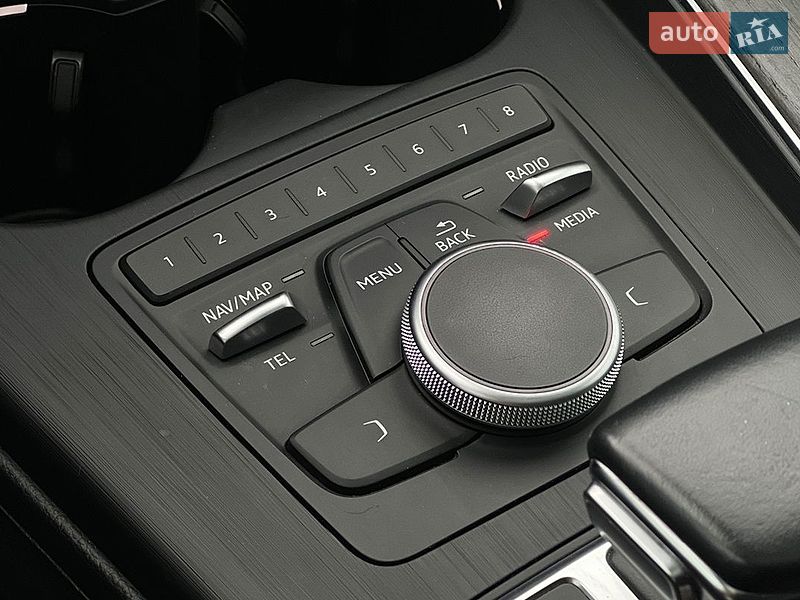 Седан Audi A4 2019 в Львові
