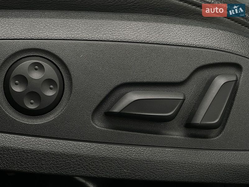 Седан Audi A4 2019 в Львові