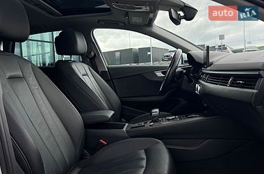 Седан Audi A4 2019 в Львові