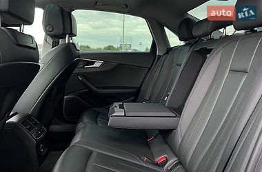 Седан Audi A4 2019 в Львові