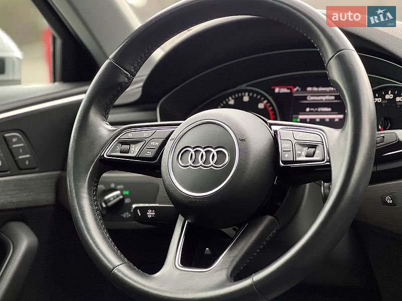 Седан Audi A4 2019 в Львові