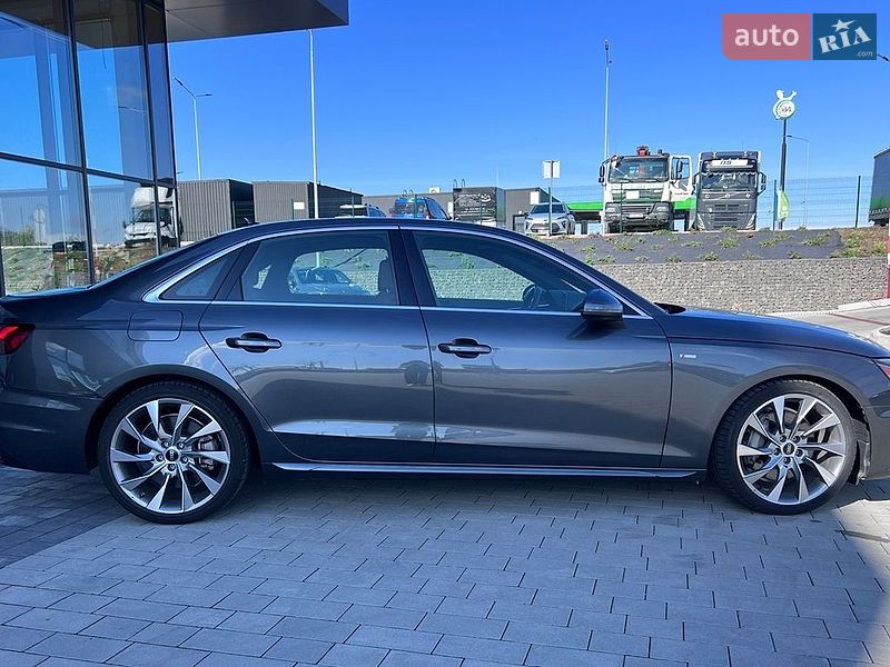 Седан Audi A4 2021 в Львові