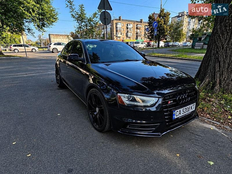 Седан Audi A4 2012 в Киеве