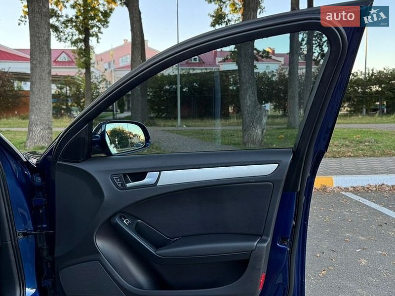 Седан Audi A4 2014 в Киеве