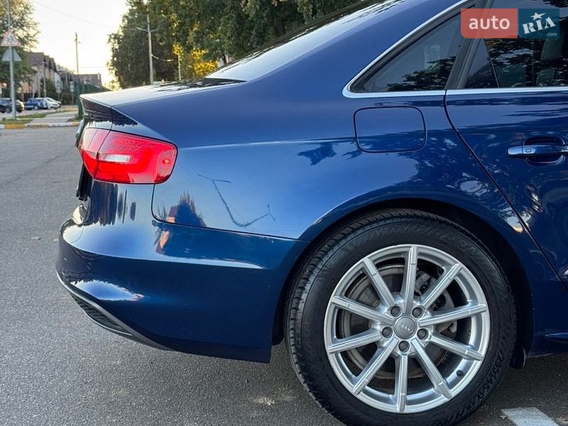 Седан Audi A4 2014 в Киеве