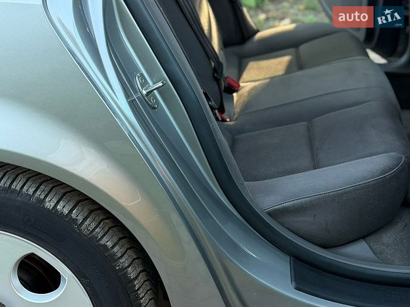 Седан Audi A4 2004 в Вишнівці