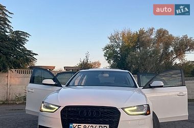 Седан Audi A4 2014 в Дніпрі