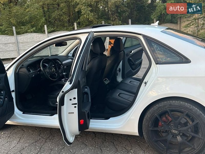 Седан Audi A4 2014 в Дніпрі
