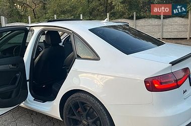 Седан Audi A4 2014 в Дніпрі